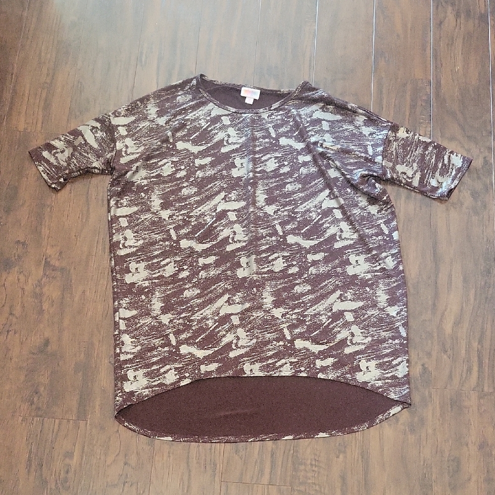 LuLaRoe Short Sleeve Crewneck Tee in Burgundy & Cream Abstract Print